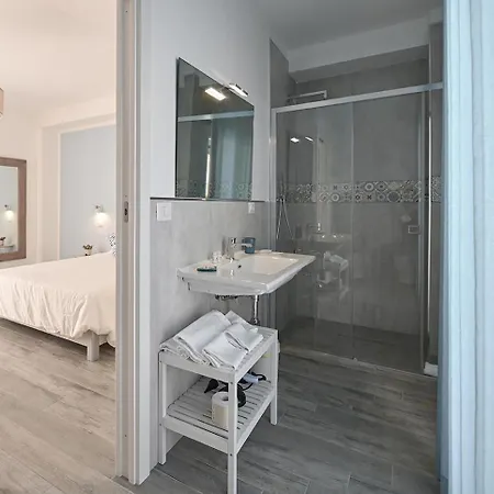 بيت ضيافة Dimora Del Corso - 3*